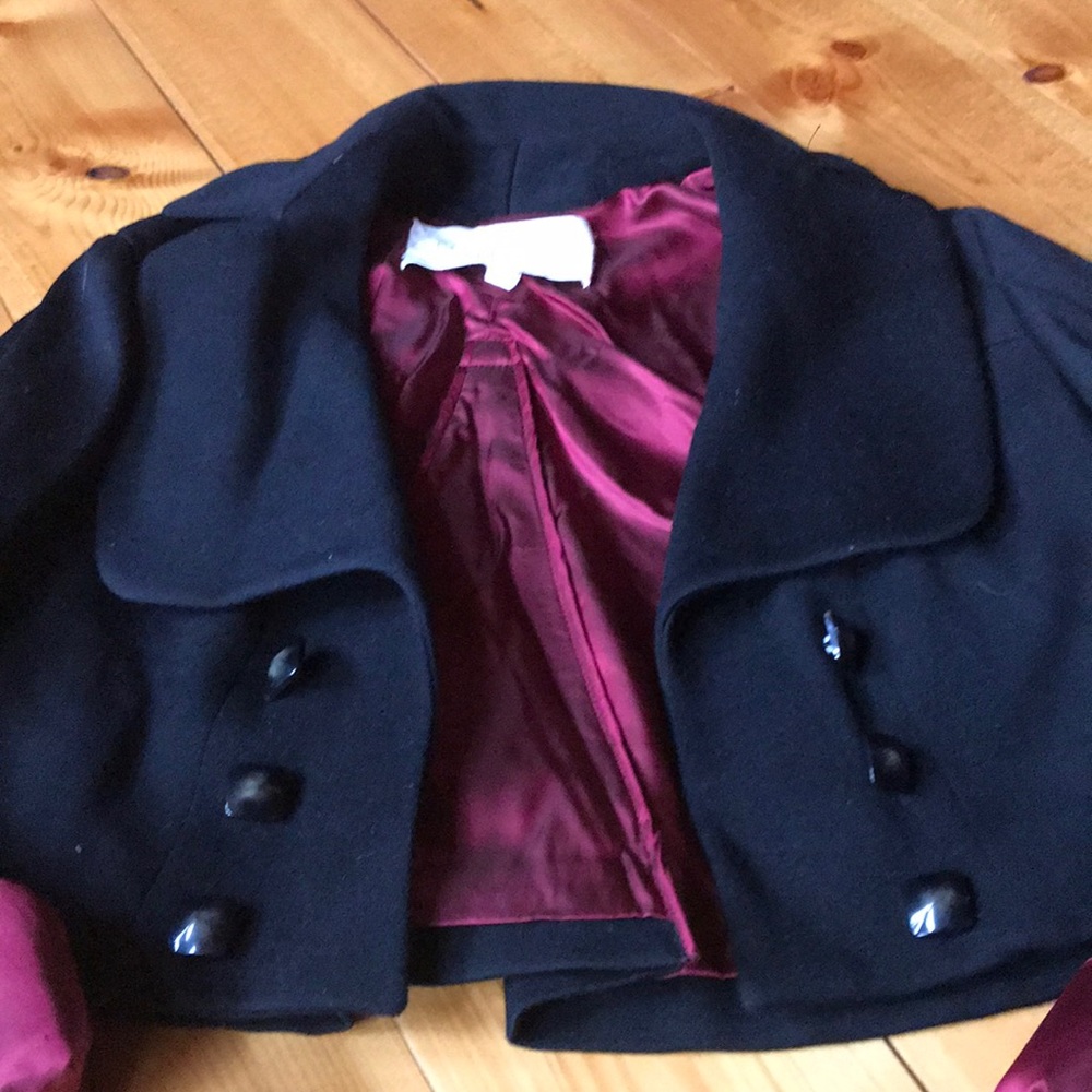 Benson ..cropped jacket 🌺 - Picture 2 of 3